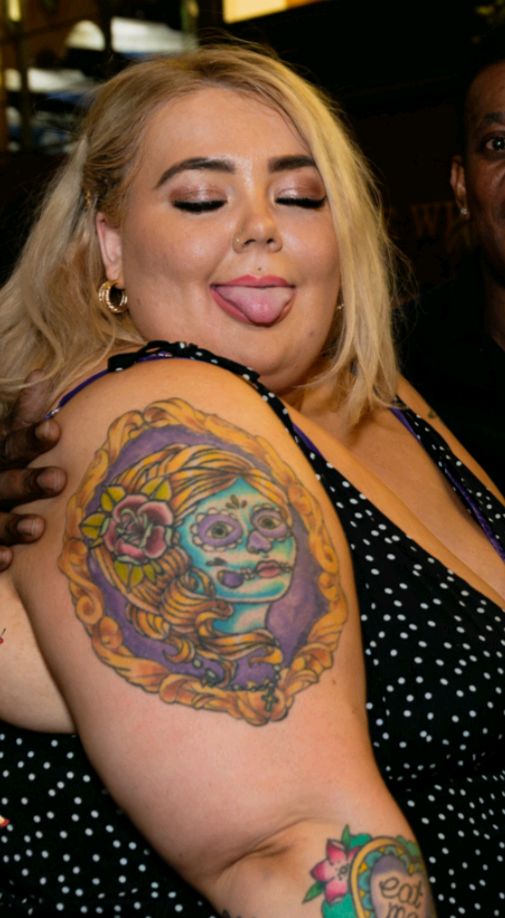 Curvy Tattoo Girl Design