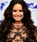 Demi Lovato -See Through Top – MTV VMAs 2017