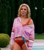 June Diane Raphael In The High Note