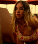 Sydney Sweeney And Brittany O’Grady In The White Lotus S01E04